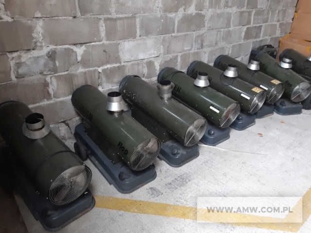 Nagrzewnica powietrza FARMER P20 (zasilanie: 230 V, 50 Hz, 0,25 kW, moc cieplna: 20 kW, wydatek wentylatora: 1750 m3/h powietrza, przenośna, zasilana olejem opałowym lekkim lub olejem napędowym, klasa szczelności IP-44, posiada system odprowadzenia spalin na zewnątrz) 